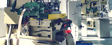 專業(yè)電子連接器，連接器/接插件，塑料件，汽車配件，